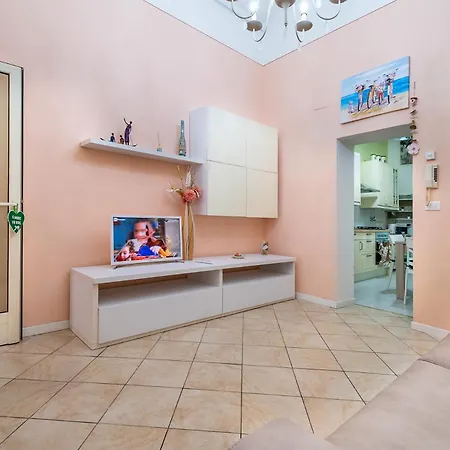 La Casina Dal Cuore アパート ヴィアレッジョ